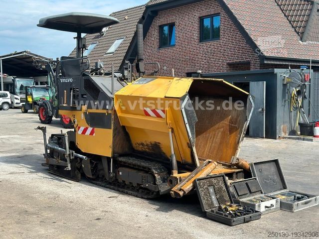 Асфальтосмесительная установка VOLVO ABG 2820 Straßenfertiger Bj.2011