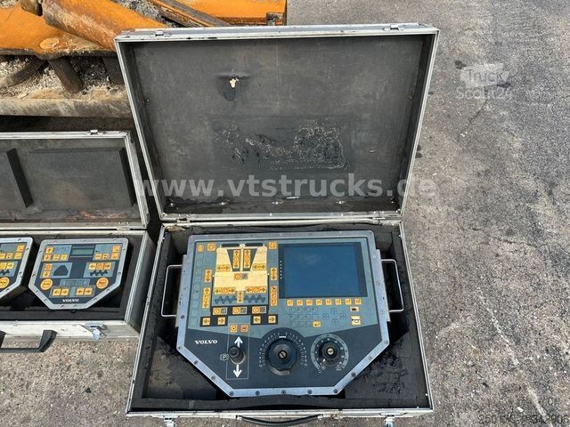 Асфальтосмесительная установка VOLVO ABG 2820 Straßenfertiger Bj.2011