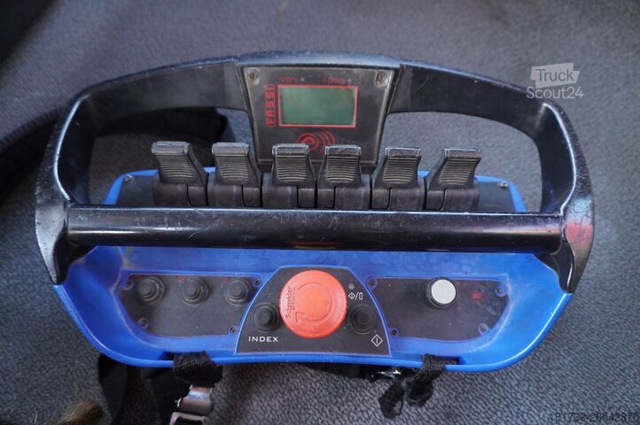 Vinçli platform Renault C280 DTI 8 / FASSI crane 5.6T / range 8m