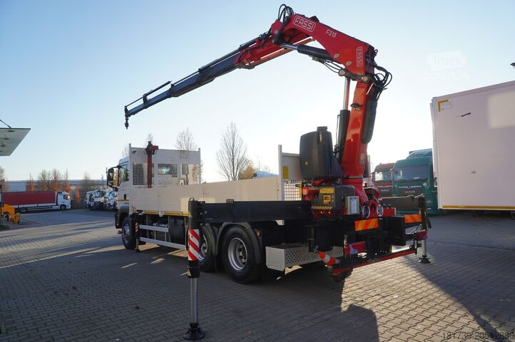 Bredsida med HDS MAN TGS 26.420 E6 6x4 / Fassi F215A crane