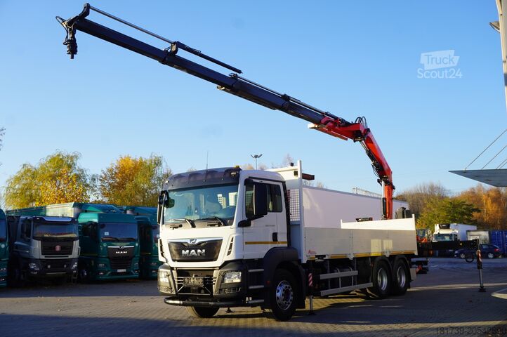 Bredsida med HDS MAN TGS 26.420 E6 6x4 / Fassi F215A crane