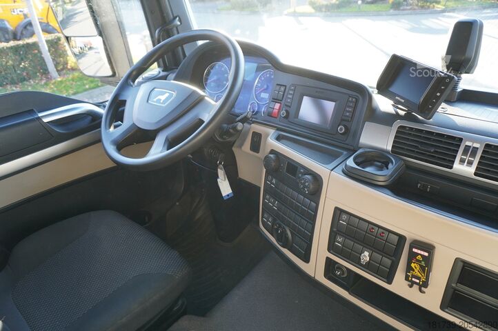 Bredsida med HDS MAN TGS 26.420 E6 6x4 / Fassi F215A crane