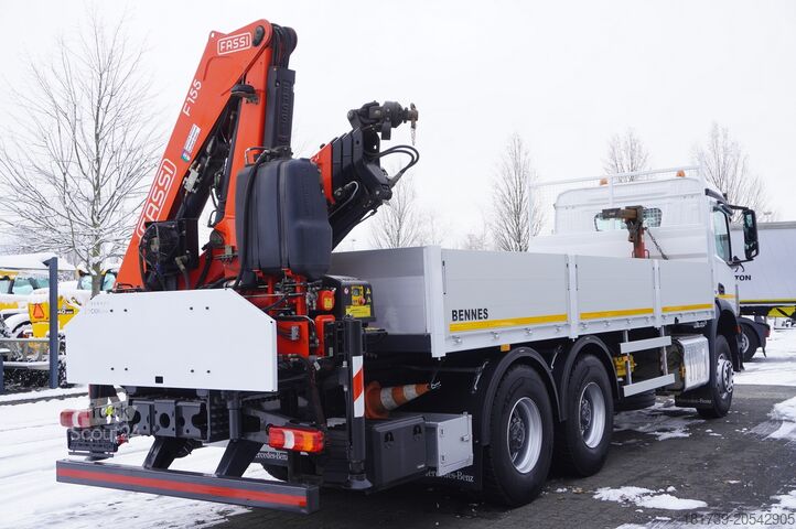 Platformă cu macara Mercedes-Benz Arocs 2633 flatbed truck / Crane FASSI