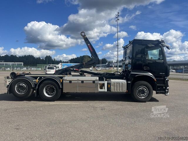 Camion cu cârlig Mercedes-Benz Arocs 2543 6x2*4 / 21t Hooklift HIAB ULT