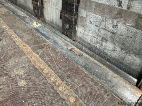 Auflieger mit Pritsche & Plane SCHMITZ SCB, GETRäNKEAUFLIEGER, LIFTACHSE,  PALETTENKASTEN, XL-ZERTIFKAT