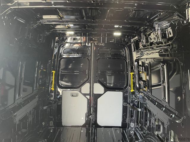 Varebil MAN TGE 3.180 L3H3 Kasten 4x4 STANDHZ ACC LENKRADHZ