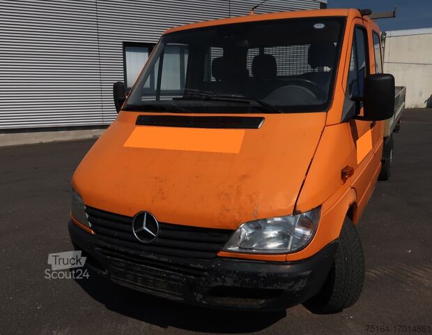 Camion con piattaforma Mercedes-Benz 313 CDI DoKa