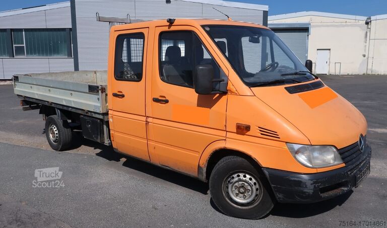 Camion con piattaforma Mercedes-Benz 313 CDI DoKa