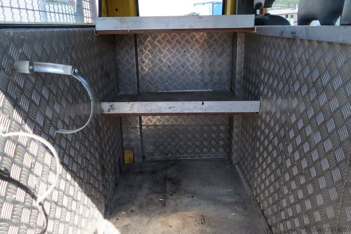 Camion con piattaforma Mercedes-Benz 313 CDI DoKa