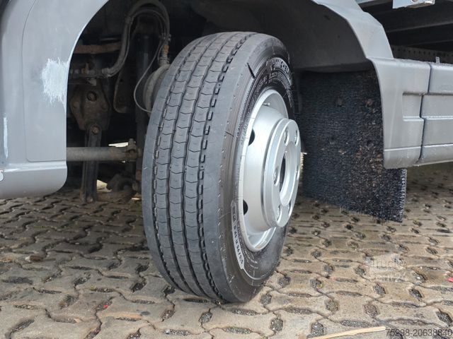 Transporter mit Pritsche & Plane MERCEDES-BENZ Atego 818 / Ladebordwand