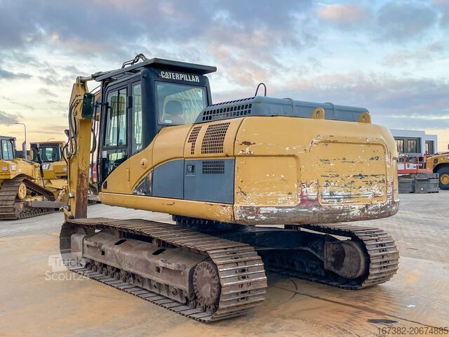 Vikšrinis ekskavatorius Caterpillar 323DL