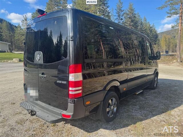 Minibus Mercedes-Benz Sprinter Minibus – 11 seats – Two sets of tires
