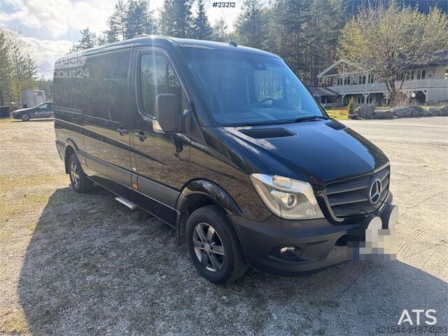 Minibus Mercedes-Benz Sprinter Minibus – 11 seats – Two sets of tires