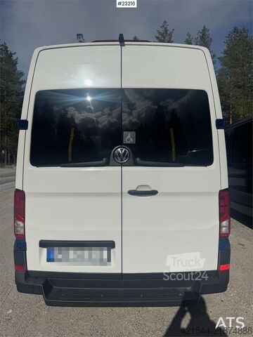 Minibus Volkswagen Crafter Minibus – 11 seats – Wheelchair lift