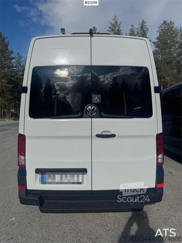 Minibus Volkswagen Crafter Minibus – 11 seats – Wheelchair lift
