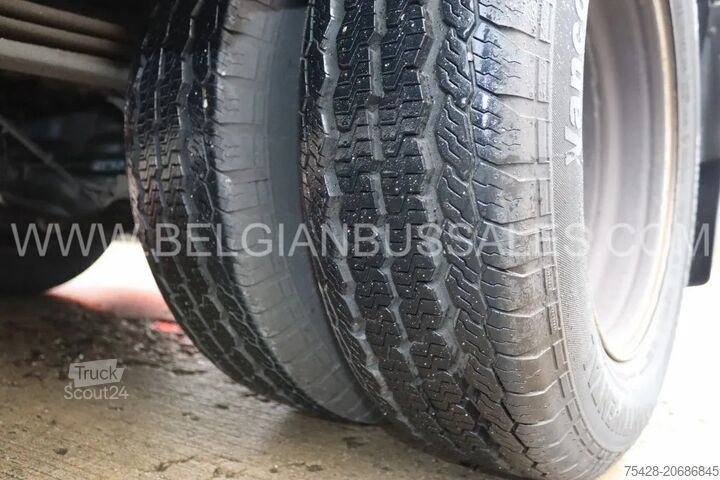 حافلة صغيرة Mercedes Sprinter