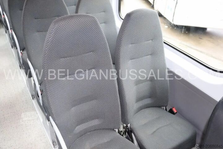 حافلة صغيرة Mercedes Sprinter