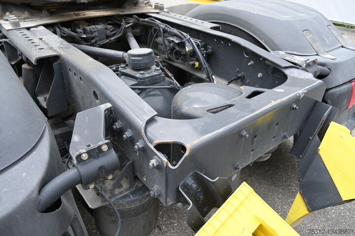 Standaard trekker Daf XF430FT NGD neue Maske E6e 2 Tanks Blatt Luft