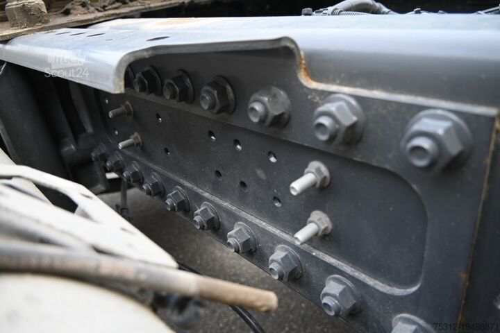 Standaard trekker Daf XF430FT NGD neue Maske E6e 2 Tanks Blatt Luft