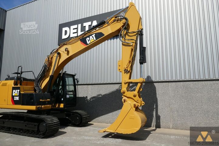 Excavateur sur chenilles Caterpillar 320ELRR