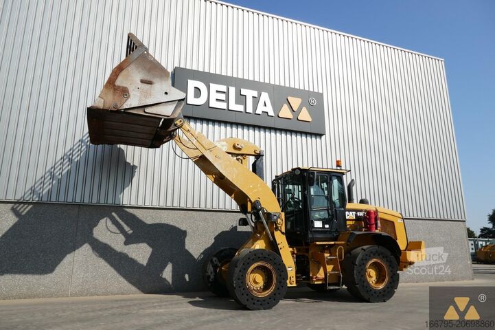 Wheel loader Caterpillar 938M