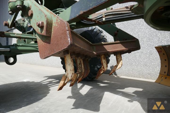 Grader Caterpillar 130G Ex-army
