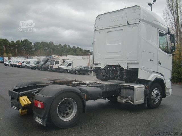 Camión de mercancías peligrosas DAF XG 480 FT ADR