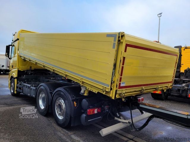 Трехсторонний самосвал MERCEDES-BENZ 2551 6x2*4 Actros Lenk BigSpace Schwarzmüller