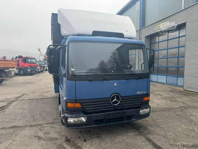 Transportador con plataforma y toldo MERCEDES-BENZ 818 + Anhänger