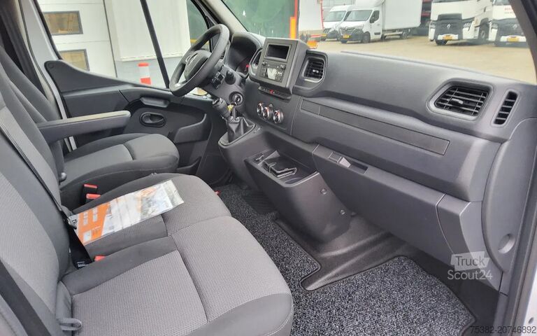 Mala Renault MASTER 165.35 MET GESLOTEN LAADBAK & ACHTERDEUR...