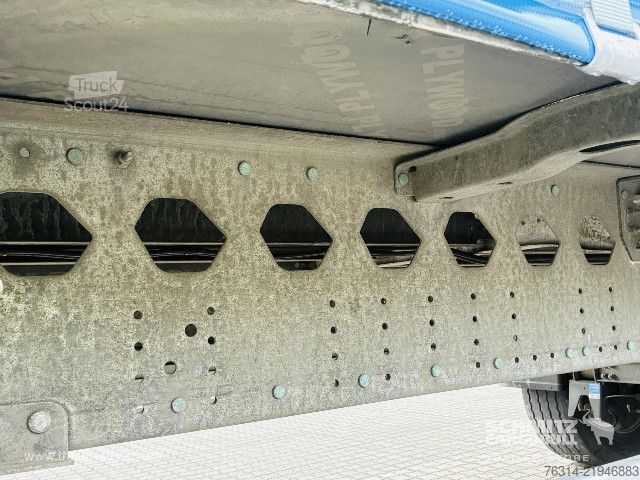 Brandalı açık yarı römork Schmitz Cargobull Curtainsider Standard Getränke