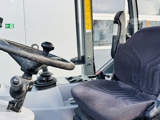 Riteņu iekrāvējs KRAMER 750 ALLRAD