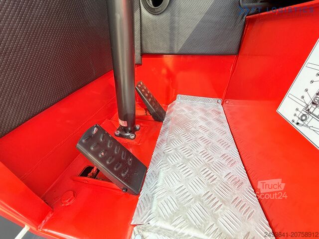 Wózek widłowy czterokierunkowy Combilift C8000 GAS TRIPLEX 8300 WIDE POSITIONER