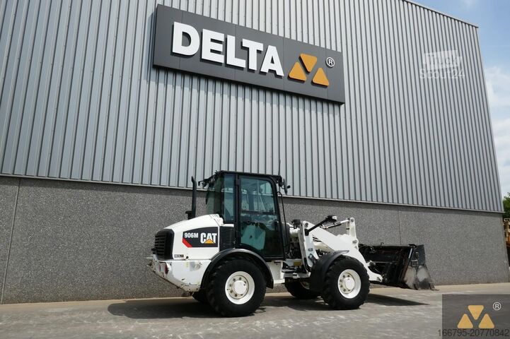 Caterpillar 906M