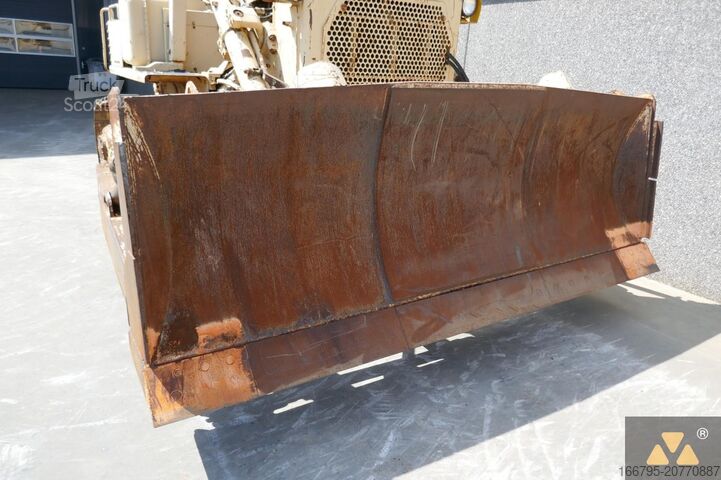 Bouteur Caterpillar D7G Ex-army
