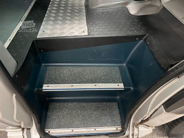 Minibús VOLKSWAGEN Crafter 2.5 TDi Maxi 9Sitze + Lift ENGINE BROKEN