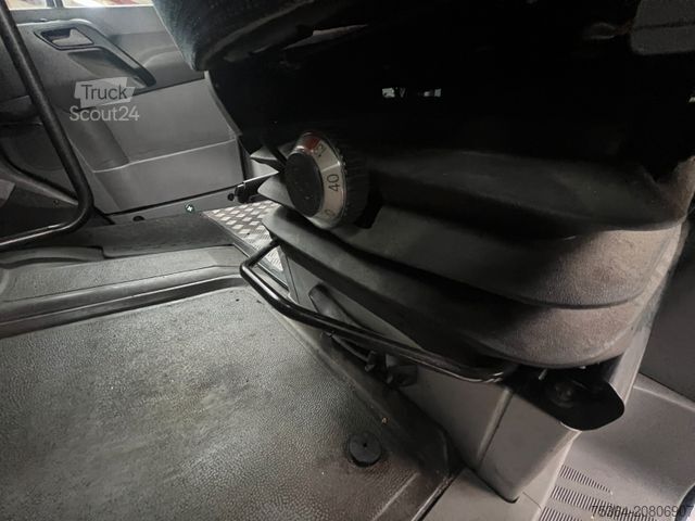 Minibús VOLKSWAGEN Crafter 2.5 TDi Maxi 9Sitze + Lift ENGINE BROKEN