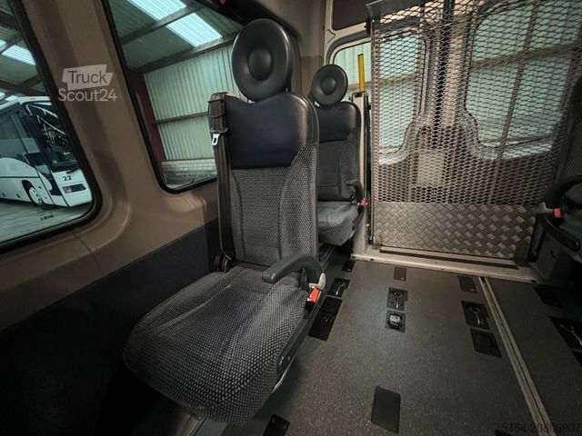 Minibus VOLKSWAGEN Crafter 2.5 TDi Maxi 9Sitze + Lift ENGINE BROKEN