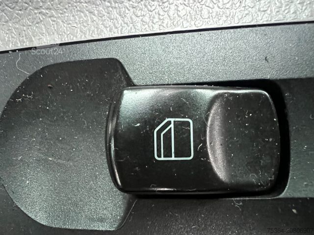 Minibús VOLKSWAGEN Crafter 2.5 TDi Maxi 9Sitze + Lift ENGINE BROKEN