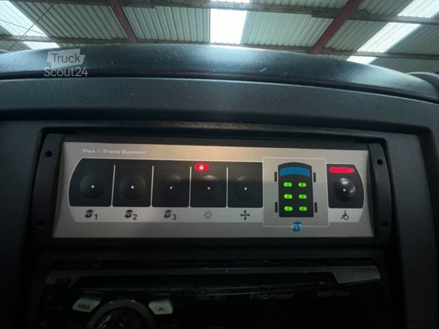 Minibús VOLKSWAGEN Crafter 2.5 TDi Maxi 9Sitze + Lift ENGINE BROKEN