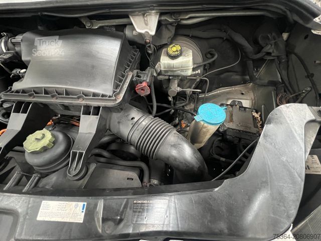 Minibús VOLKSWAGEN Crafter 2.5 TDi Maxi 9Sitze + Lift ENGINE BROKEN