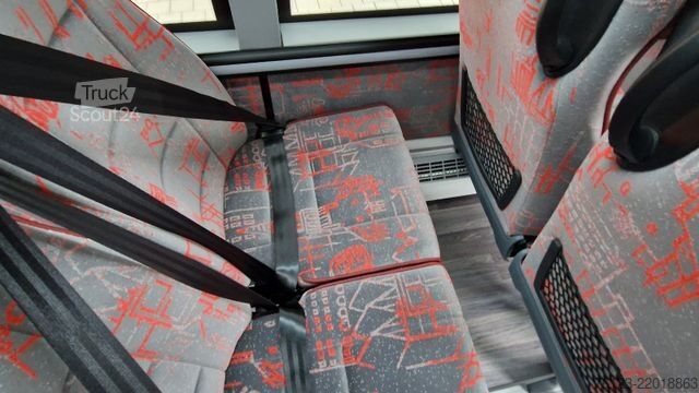 Minibus MERCEDES-BENZ 30 Sitzer Schul- Transferbus 519 Vorlauffahrzeug