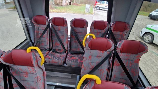 Minibus MERCEDES-BENZ 30 Sitzer Schul- Transferbus 519 Vorlauffahrzeug
