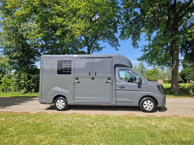 Horse transportation Renault Master STX Renault Master S3 pro-safety paarden...