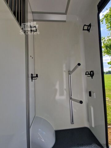 Horse transportation Renault Master STX Renault Master S3 pro-safety paarden...