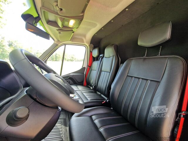 Horse transportation Renault Master Demo S3 Anemone paardenwagen Pro-Safety ...