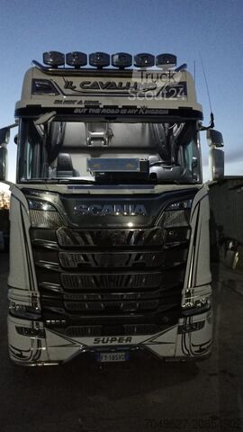 стандартен влекач SCANIA S 520