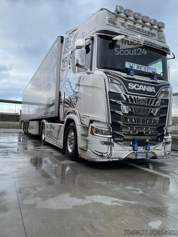 стандартен влекач SCANIA S 520
