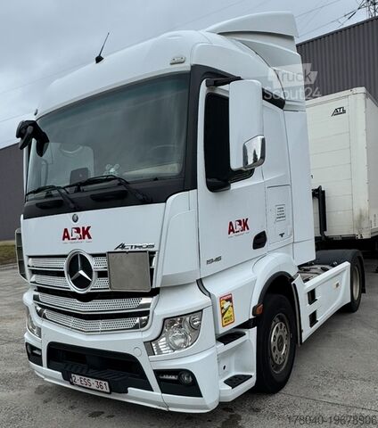 Standard-Traktor Mercedes-Benz Actros 1946