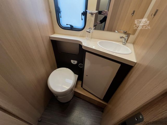 Polintegriran avtodom FORSTER T 745 EB Solar+AHK+Markise+Sat TV